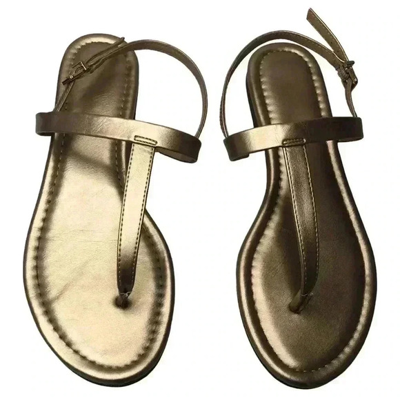 Crown and Ivy Women’s Size 6 Gold Toe Thong Sandals flat heel - Picture 1 of 3